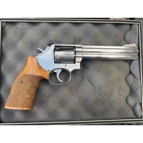 Revolver Smith & Wesson 686 calibre 357 Magnum d'occasion