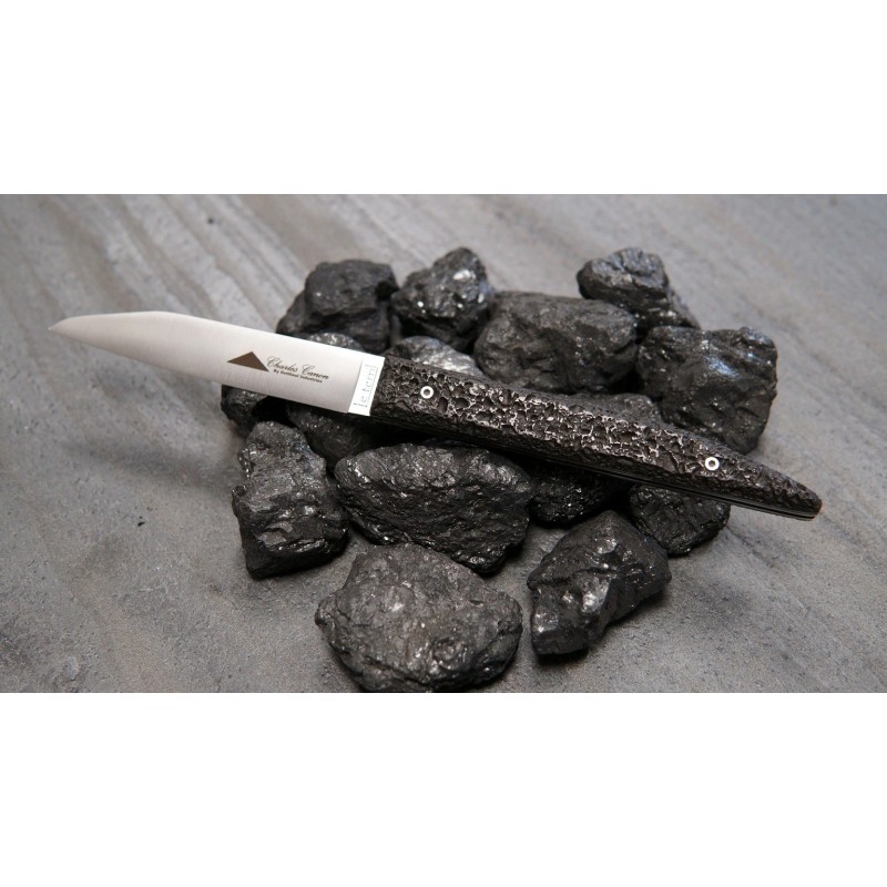 Le terril: couteau pliant avec manche en charbon brut et sa lame
