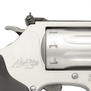 REVOLVER Smith & Wesson 317 KIT GUN CALIBRE 22LR