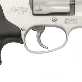 REVOLVER Smith & Wesson 317 KIT GUN CALIBRE 22LR